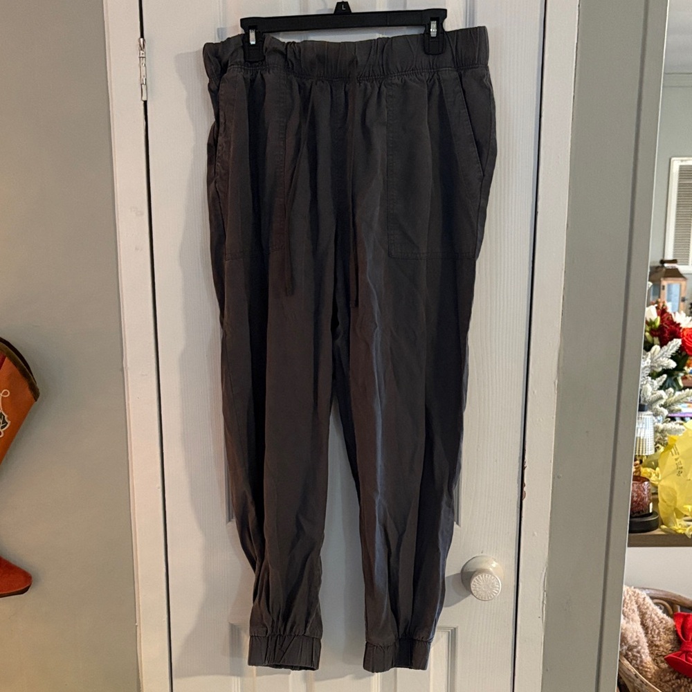 Universal Thread Women's Gray Joggers